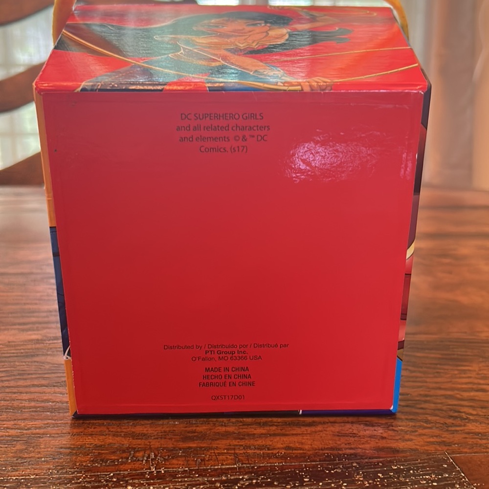 DC Superhero Girls Multifunctional Tote Bucket With Handle - Picture 8 of 8